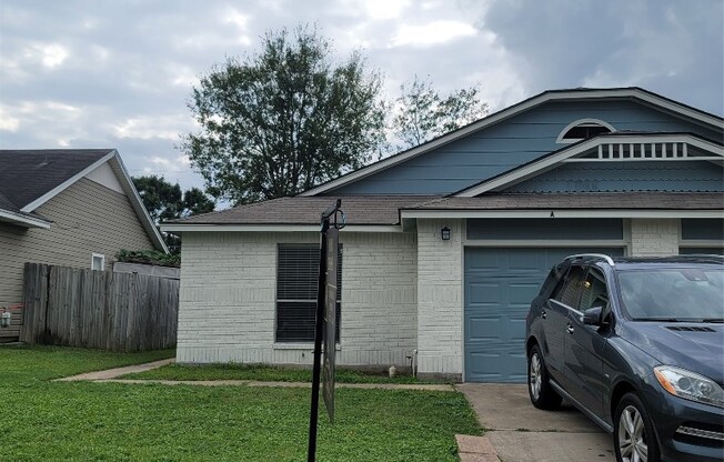 1305 YORK CASTLE DR