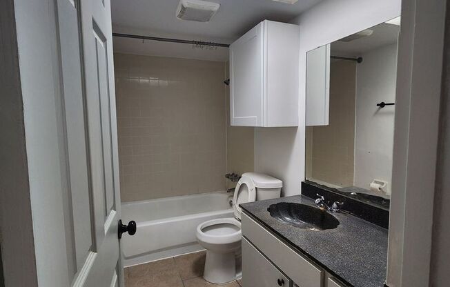 ** LIMITED SUMMERTIME SPECIAL / CALL FOR DETAILS **1 Bedroom / 1 Bathroom Apartment Home