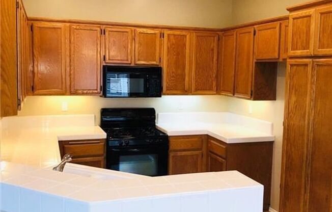 Beautiful Immaculate 2 bedroom/2bath Townhome