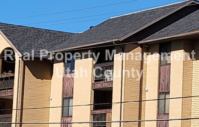 Top Floor Condo on Canyon Road
