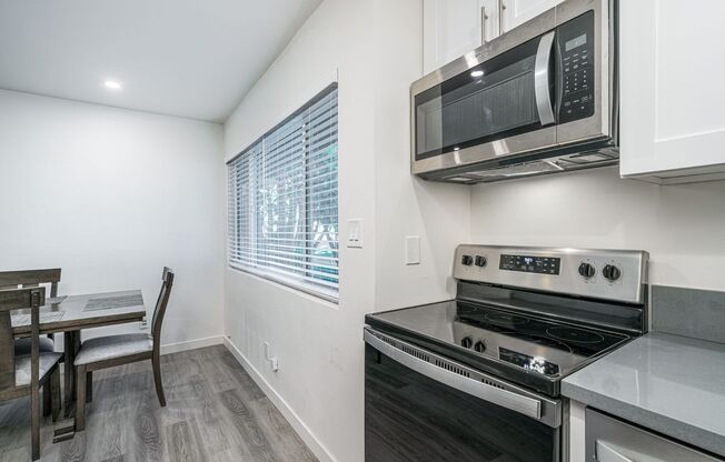 1 bed, 1 bath, 595 sqft, $2,400, Unit 19