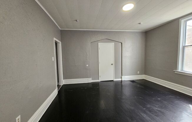 Newl updated 2 bedroom 1 bath located in Carrick!