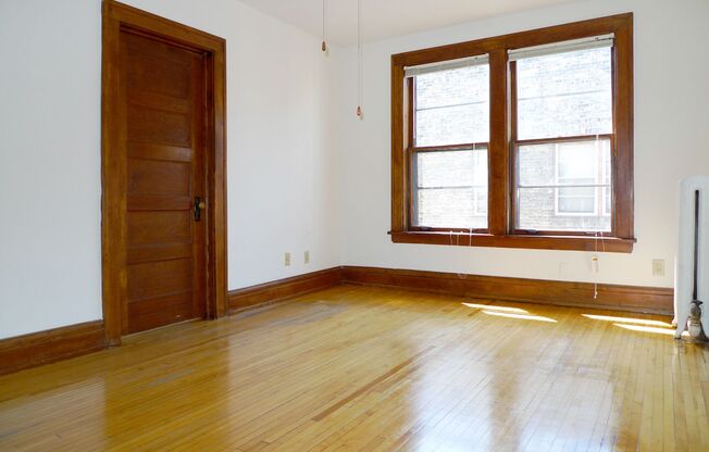 1 bed, 1 bath, 410 sqft, $860, Unit 21 - 32