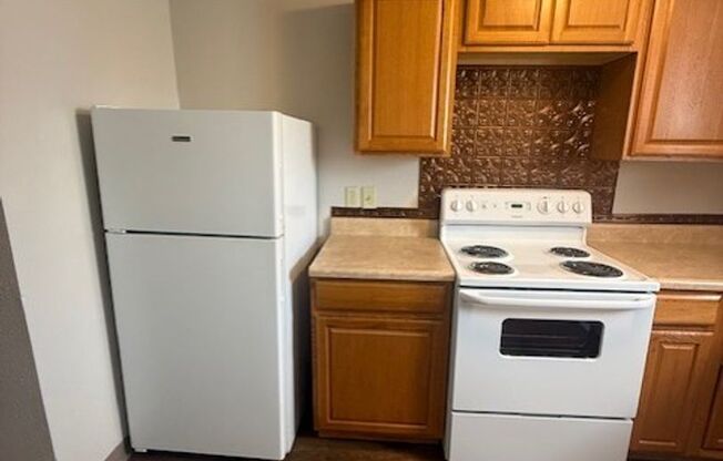 2 beds, 1 bath, 858 sqft, $820, Unit 2615-103