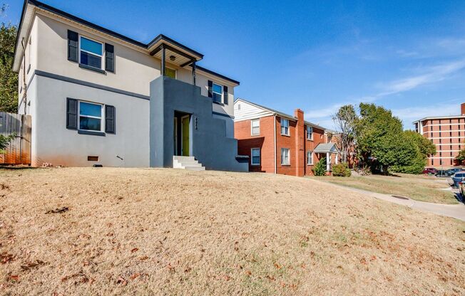 Stylish lower level duplex in the heart of Gatewood