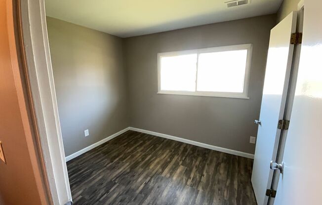 3 beds, 1 bath, $1,565