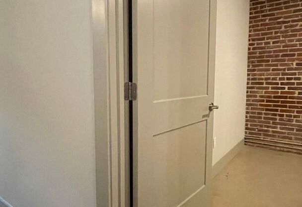 3 beds, 2 baths, 1,342 sqft, $2,058, Unit Bay 5 Unit 123