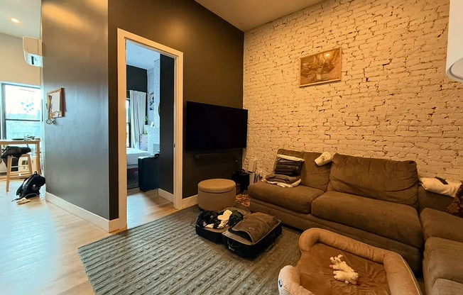180 5 AVE