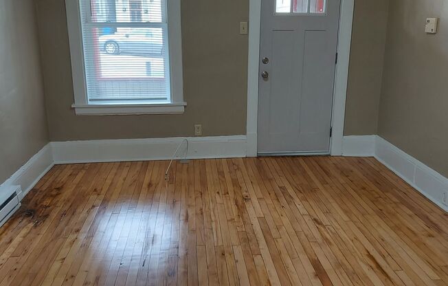 2 beds, 1 bath, 790 sqft, $1,290, Unit 705 Conway St