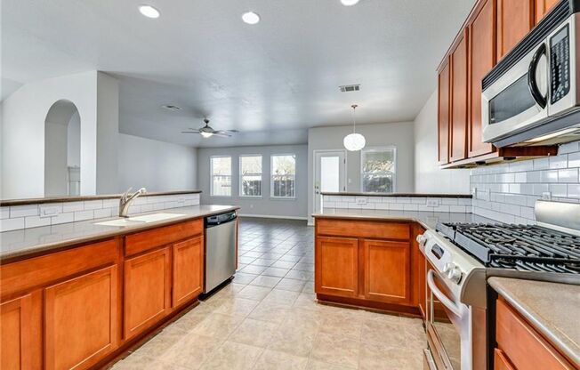 CHARMING ONE STORY HOME IN SONOMA NEIGHBORHOOD--ROUND ROCK