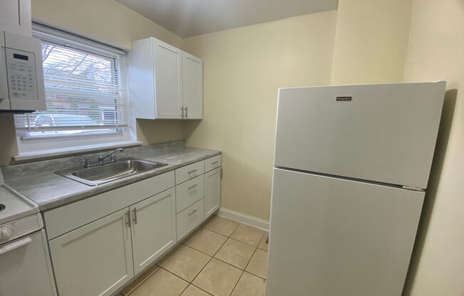 1 bed, 1 bath, $995, Unit 2632A