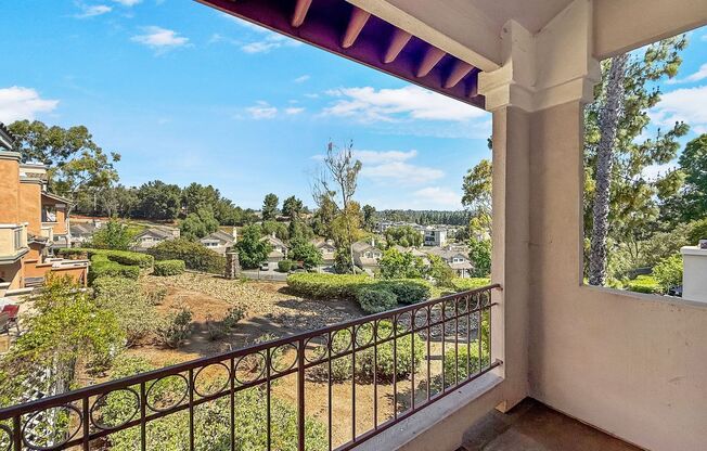 Great 2B/2BA+Bonus Room Townhome in Carmel Mountain Ranch!
