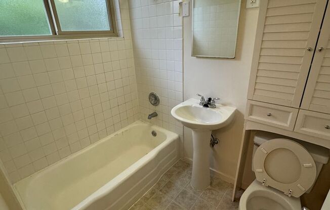 Studio, 1 bath, 425 sqft, $1,375, Unit Unit 14