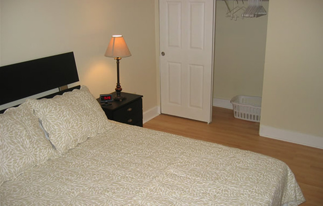 1 bed, 1 bath, 525 sqft, $975, Unit 17