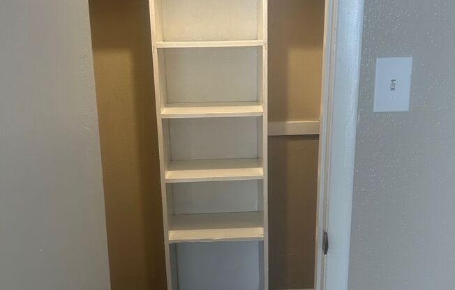 2 beds, 2 baths, 1,000 sqft, $1,725, Unit 3-1631-B