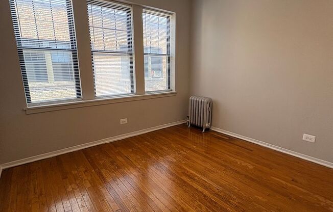 2 beds, 1 bath, 670 sqft, $1,200, Unit CA 133.5-3W