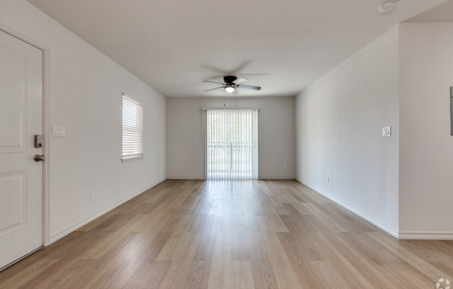 2 beds, 2 baths, 851 sqft, $1,175, Unit 43