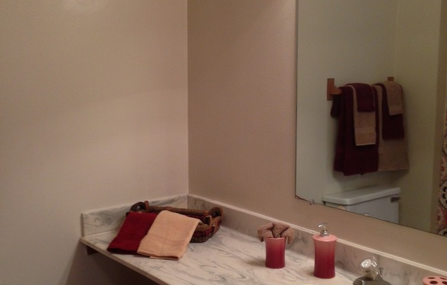 1 bed, 1 bath, 756 sqft, $925, Unit 1707-211