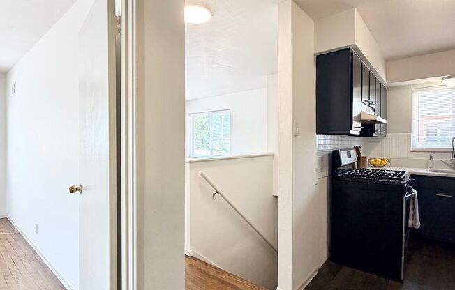 1 bed, 1 bath, 650 sqft, $925, Unit 2815-D