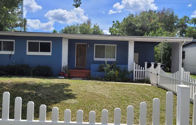 4 Bedroom, 2 bath in Orlando. Fenced in yard ...