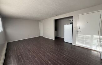 700 W 6 ST