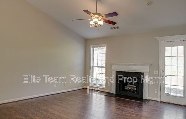 2132 MALLARD WOODS PL