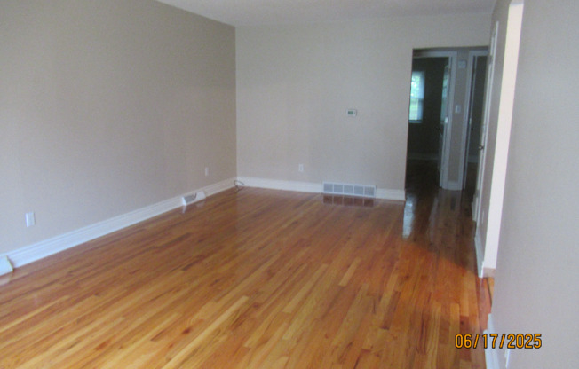 105 LOOMIS AVE