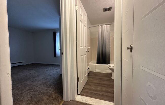 1 bed, 1 bath, 600 sqft, $1,300, Unit Apartment 22