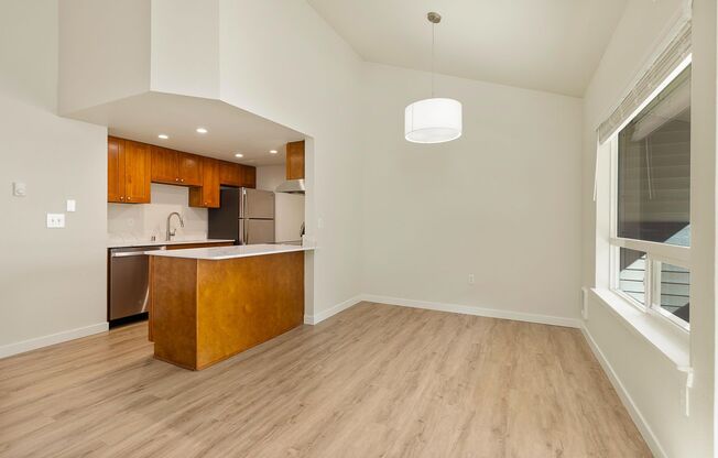 1 bed, 1 bath, 570 sqft, $2,350, Unit 42