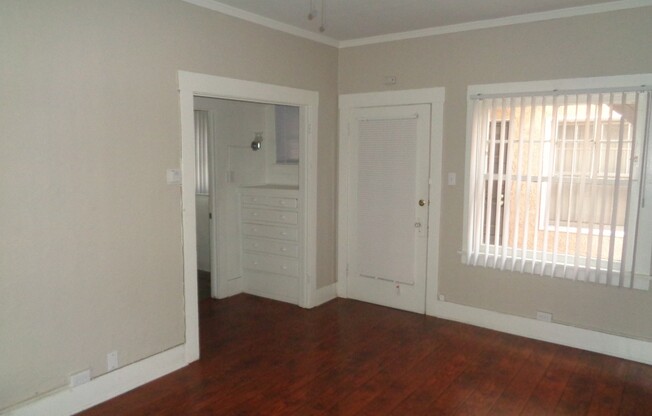 828 Chestnut Ave.
