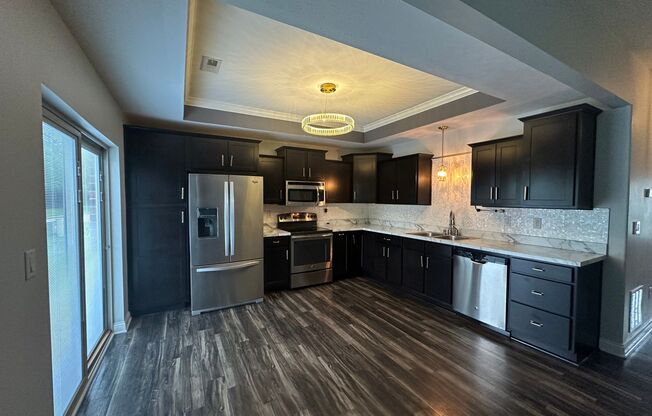 New Albany Townhome - 3BR/2.5BA w/Garage for RENT!