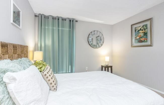 2 beds, 2 baths, 978 sqft, $1,375