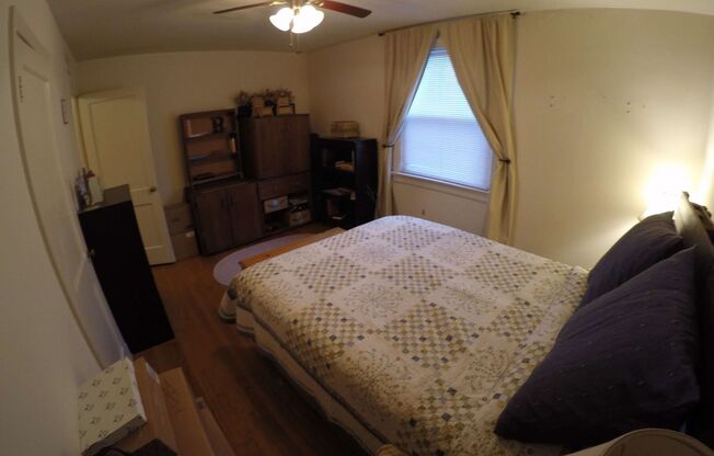 2 beds, 1 bath, $1,650, Unit Apt. 03