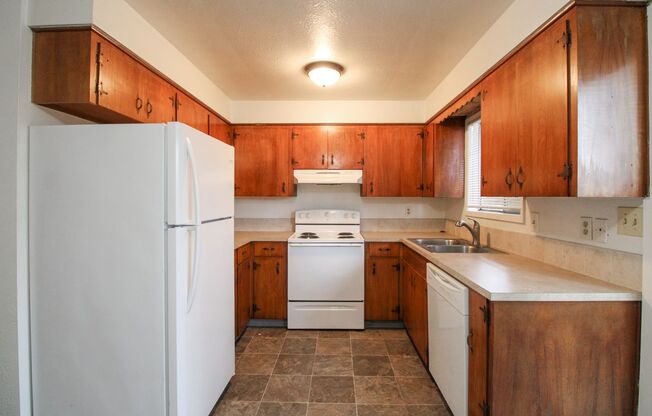 4004 4030 WARD DR NE