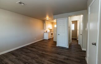 2 beds, 1 bath, 675 sqft, $725, Unit Unit 02