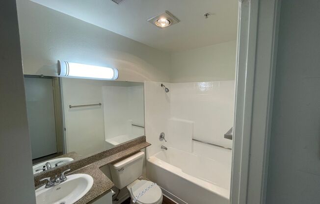 1 bed, 1 bath, 495 sqft, $2,275, Unit E-122