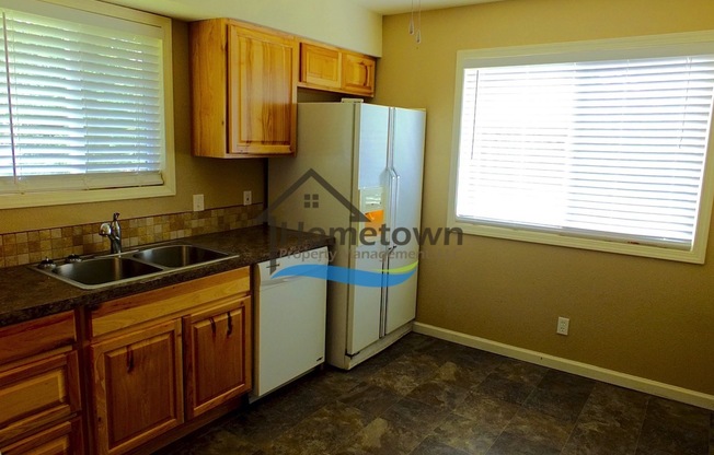 2 beds, 1 bath, 896 sqft, $1,380, Unit Unit 4