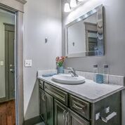 1 bed, 1 bath, 590 sqft, $1,195, Unit A - 1010 Unit 202 - A590 Lake View
