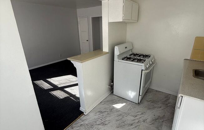 Studio, 1 bath, $1,400, Unit B