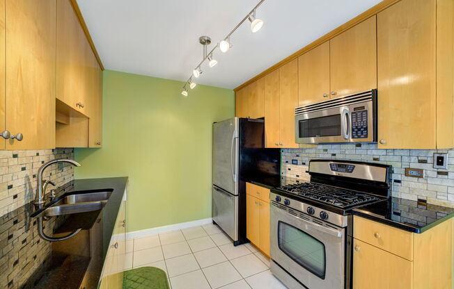 741 Acorn Ct Apt C2