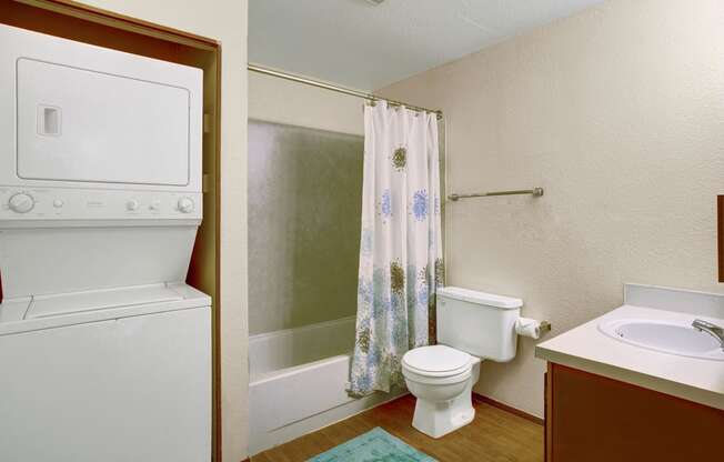 Soundview Bathroom Apartments in Federal Way, WA