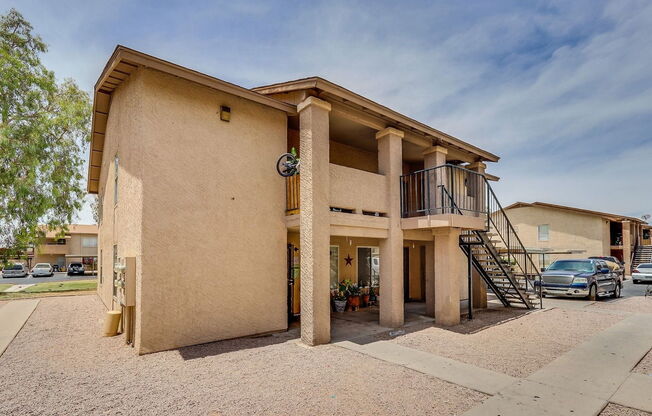 2 beds, 1 bath, 812 sqft, $1,300, Unit 265