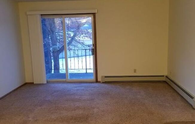 2 beds, 1 bath, 700 sqft, $1,125