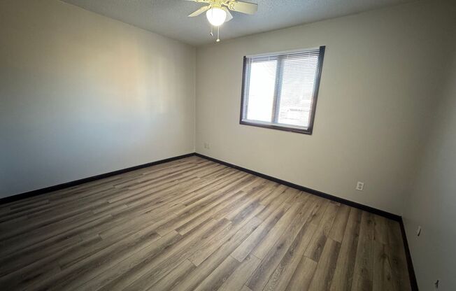 2 beds, 1 bath, $875, Unit 1224 Monroe Unit 5