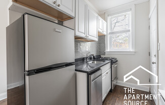 646.5 West Roscoe St.