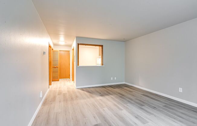 Studio, 1 bath, 475 sqft, $749, Unit 215