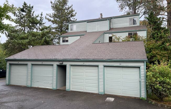 Large Updated Two Bedroom Condo in South Salem with a Deck and Patio