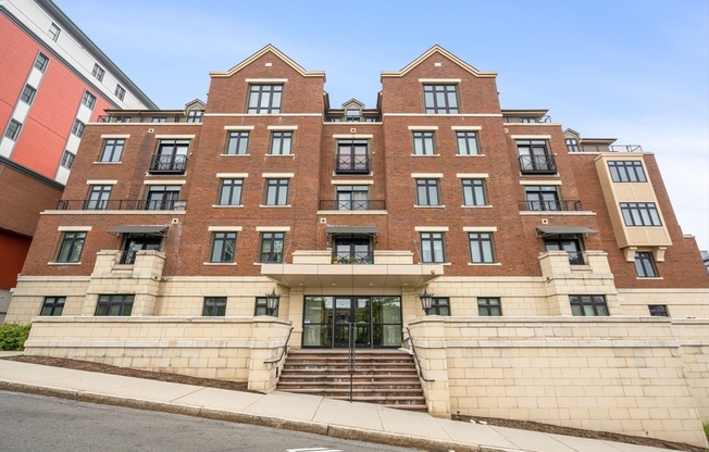 2 beds, 2 baths, 982 sqft, $4,250, Unit 103