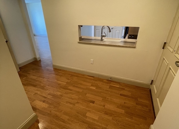 1 bed, 1 bath, 812 sqft, $3,400, Unit 1803