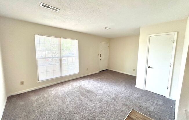 ONE BEDROOM/ONE BATH - SOUTH HUNTSVILLE LOCATION!